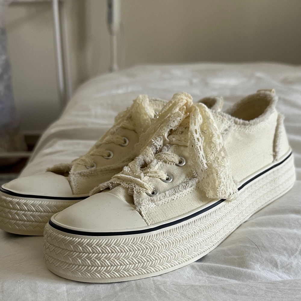 Cream Lace Women's Sneakers